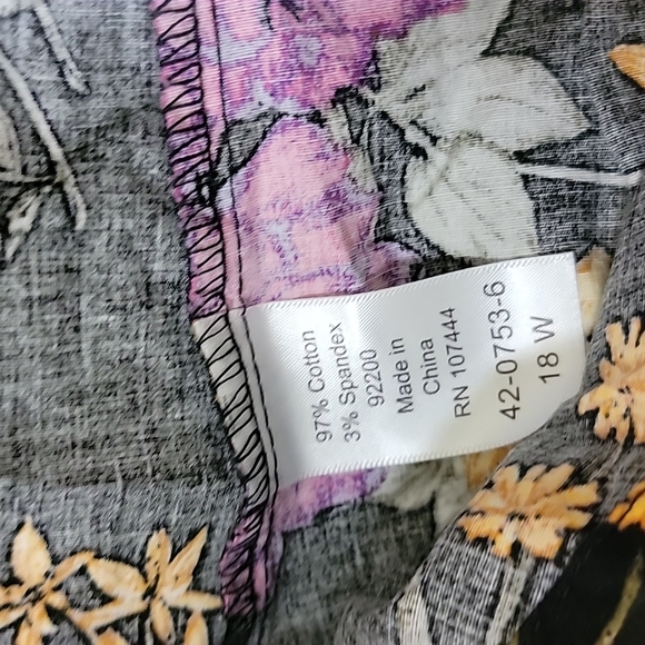 Jessica London button up blouse with 3/4 sleeve black and pink - Picture 3 of 4